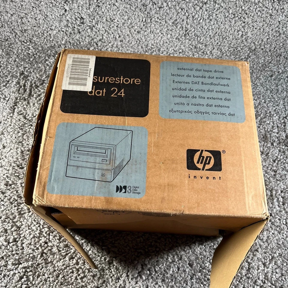 Compaq 40/80GB DLT (8000) SCSI (LVD) External Tape Drive with box - Image 2 of 4