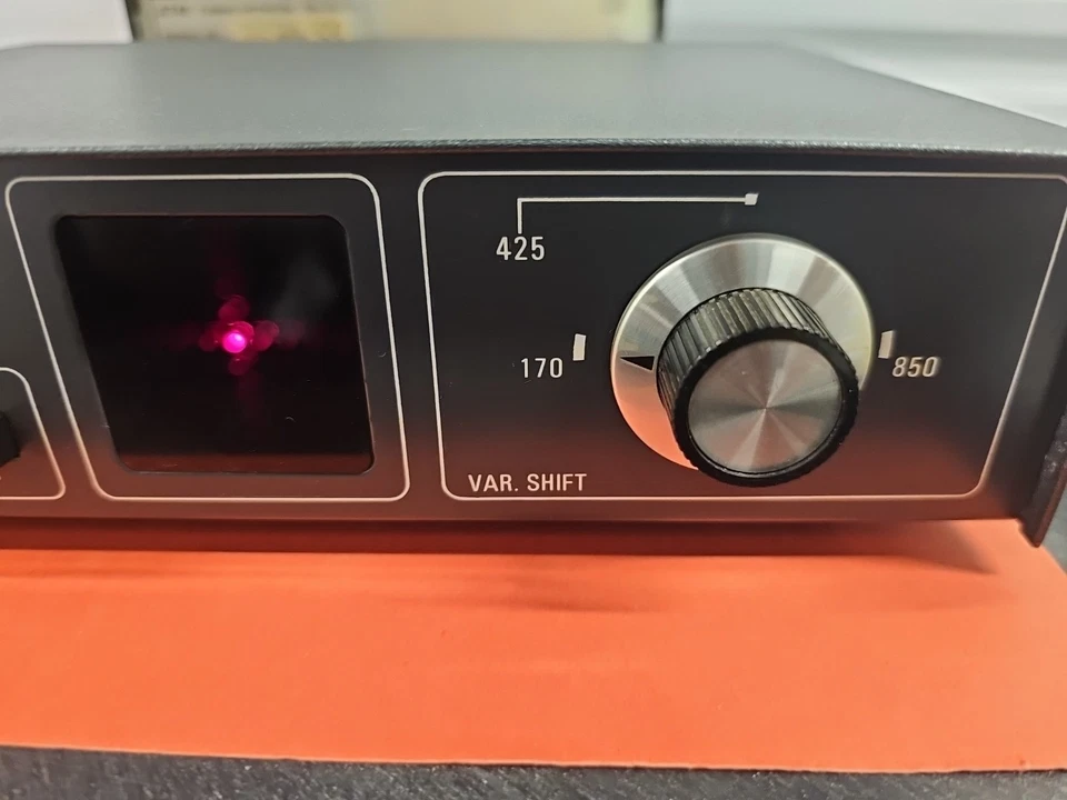 Vintage Hal COMPUTER RTTY INTERFACE CRI-100 4/Ham Radio. Untested Parts Only. K9 - Image 3 of 4