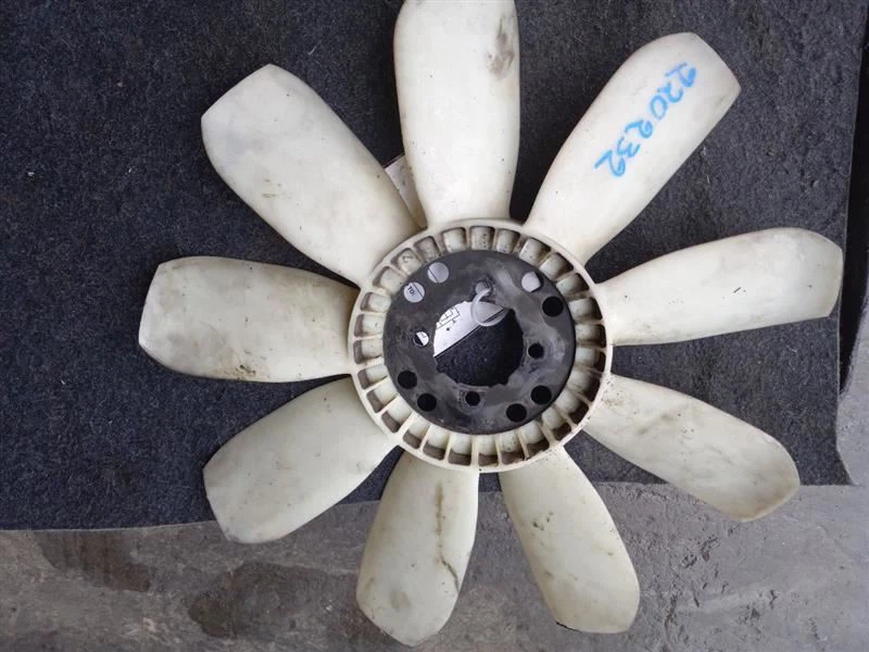 Hoja de ventilador 00-13 Chevrolet Suburban 2500 15017911 Foto 4 de 4