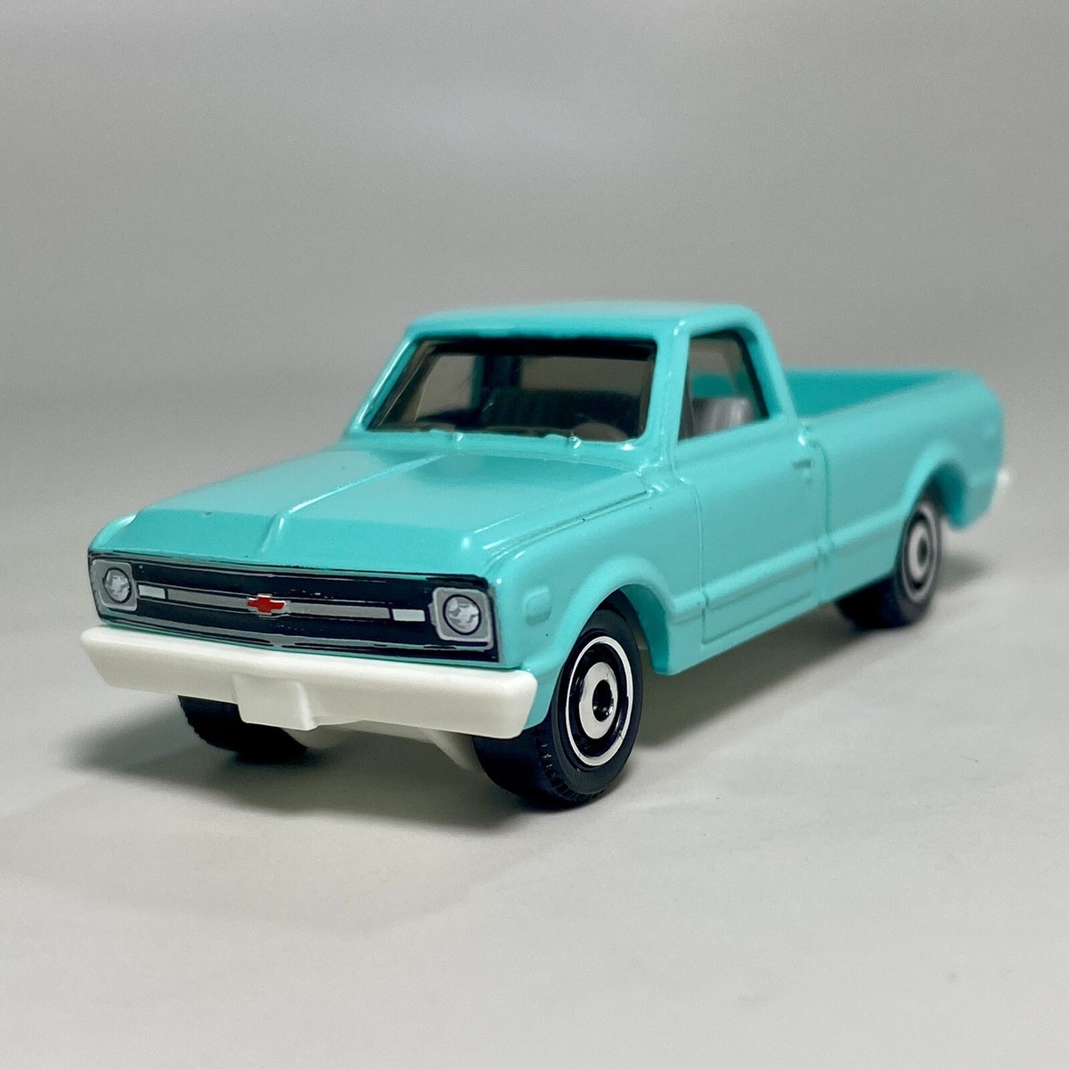 1968 Chevy C10 1:64 Diecast Diorama Model Pickup Truck Turquoise
