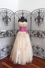 (2-001) EDEN QUINCE SZ 6 GOLD QUINCE QUINCEANERA  GOWN DRESS