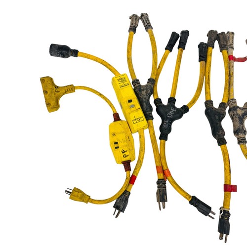 Ericson CEP Portable Ground Fault Circuit Interrupter w/ Twist Lock Cables 4 pcs - Picture 3 of 19