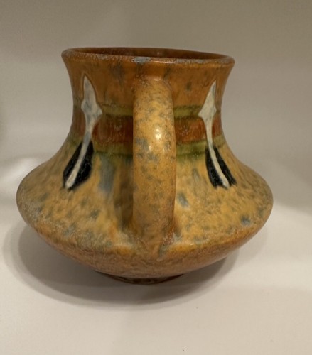 Roseville Monticello #555-4 Brown 4 Inch Handled Vase 1931 - Picture 2 of 8