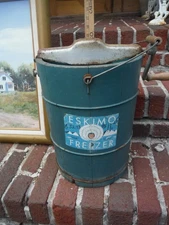 VINTAGE ESKIMO 4 Qt HAND CRANK ICE CREAM FREEZER,ORIGINAL LABEL AND PRICE,WORKS