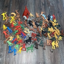 Vintage Large Lot 100 Toy Plastic Soldiers Cowboys Indians Tee Pee