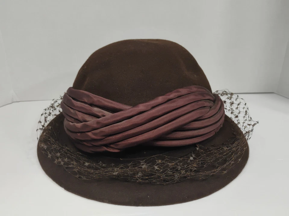 VTG Mallory Fur Felt Cloche Hat w/ Veil Satin Wrap 1940s G. Fox & Co. Hartford - Image 2 of 4