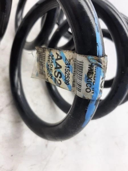 Chevrolet Tahoe 23152539 2015 5,3 L muelle helicoidal trasero Foto 4 de 4