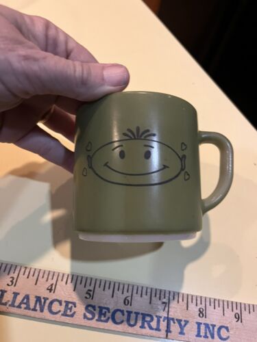 Vintage White Milk Glass Face Orange Green Happy Smile Set 2 Coffee Mug 3” - Picture 6 of 10