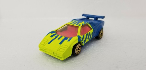 Vintage 1994 Matchbox Lamborghini Countach LP 500S - MB154 - Yellow Blue Car - Picture 2 of 11