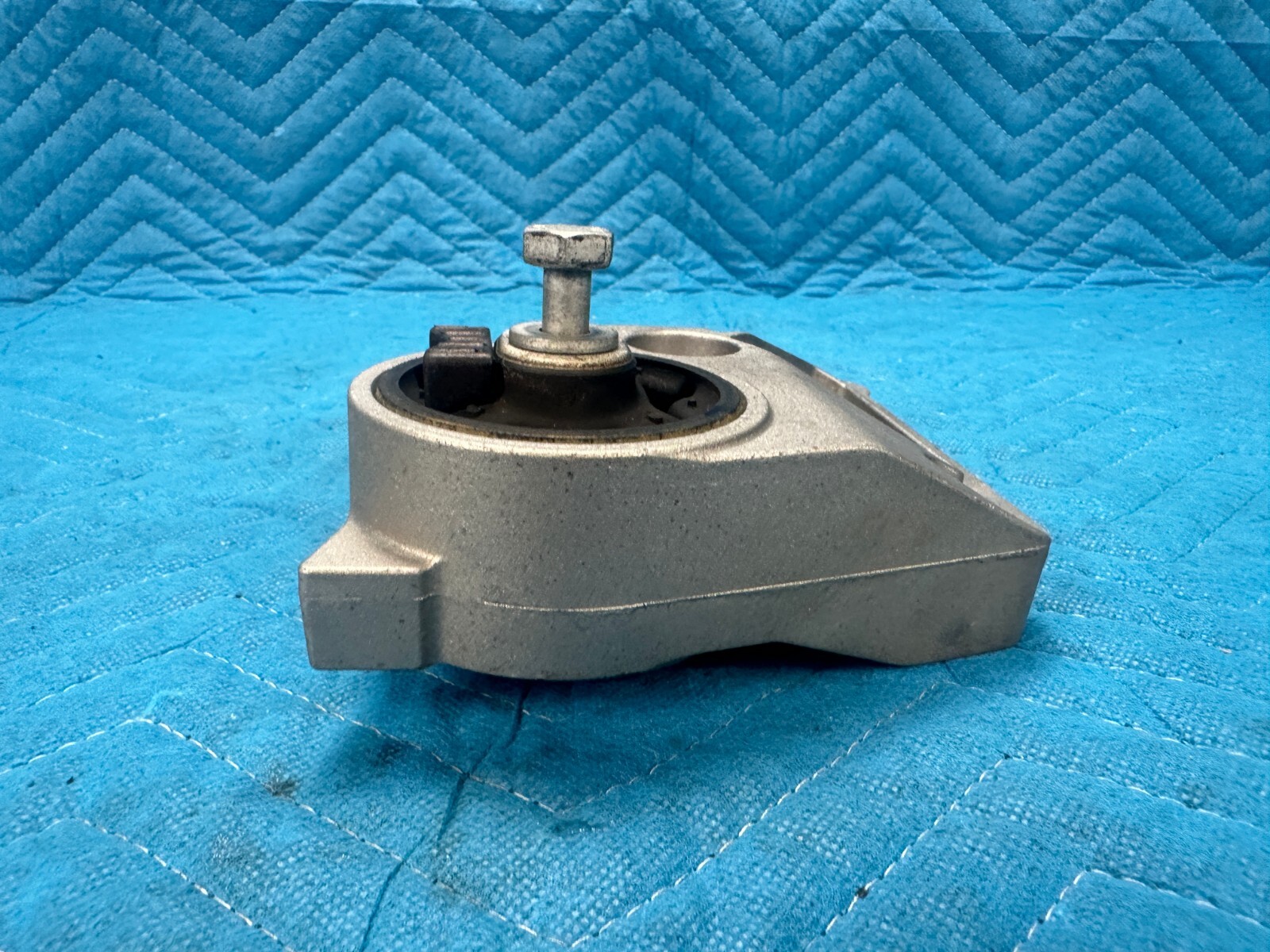 Bentley Cont Flying Spur Rear Differential Carrier Mount Bracket 2006-2012 OEM