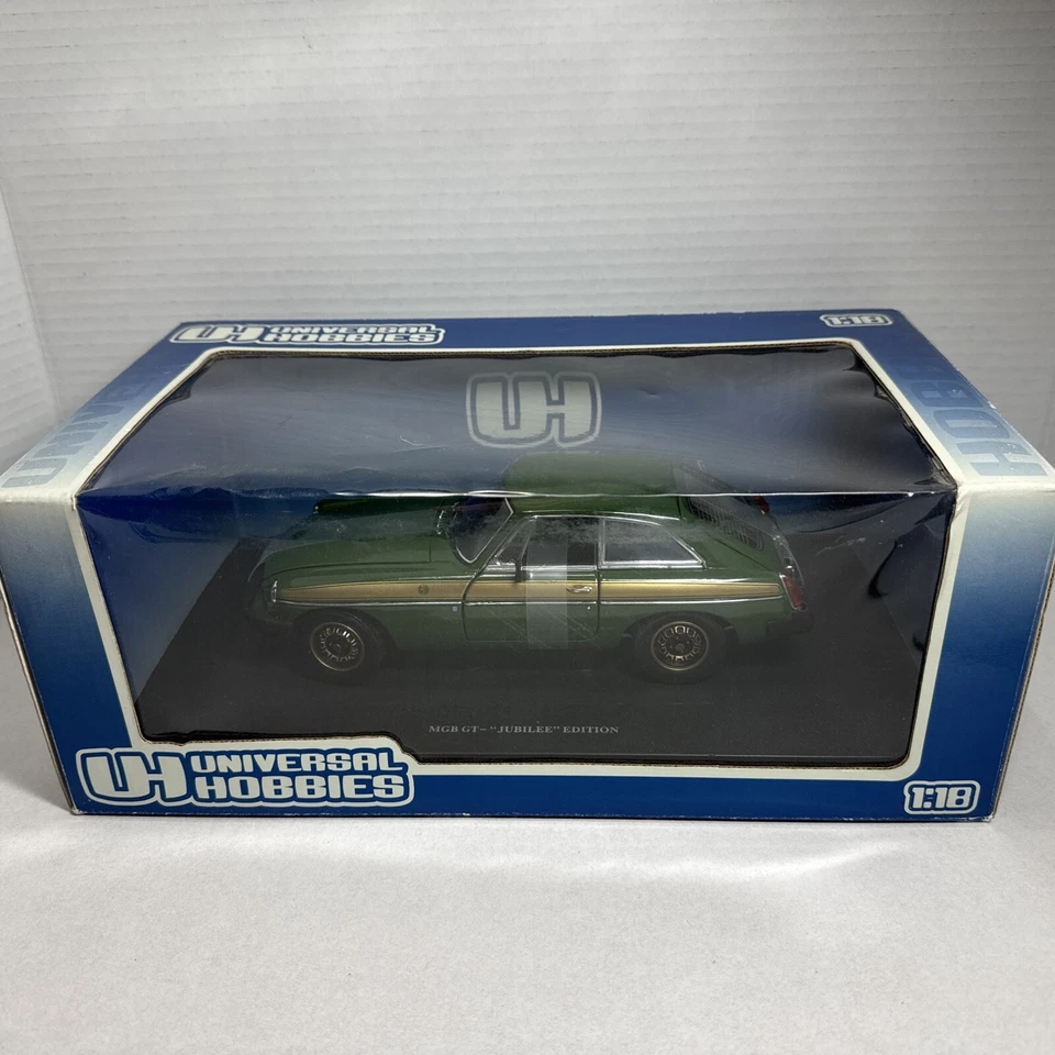 MGB GT Jubilee 版绿色/金色通用爱好 1/18 比例压铸 4458 全新带盒 — 第 2/4 张图片