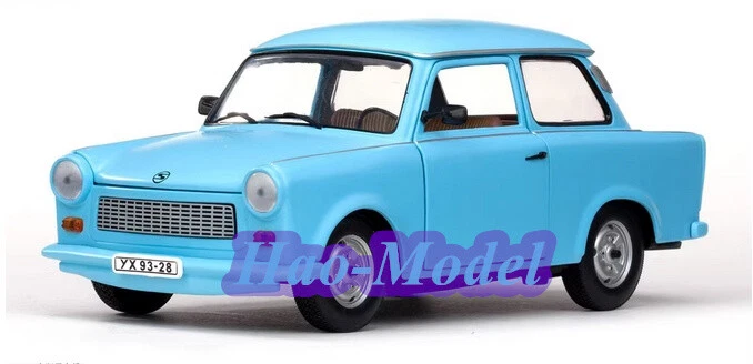 Sunstar 1:18 Trabant 601 Model Car Diecast Metal Display Hobby Toys Blue/Green - Image 2 of 4