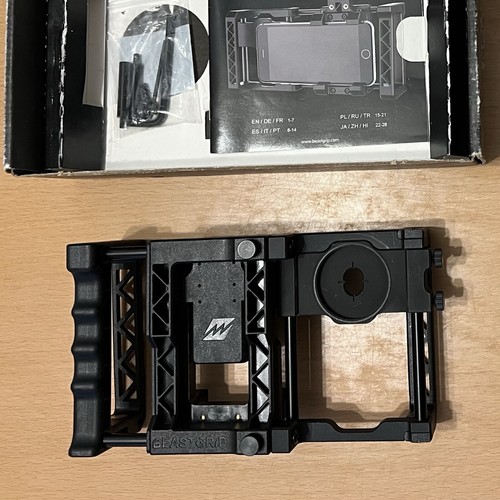 BeastGrip Pro with Mic and 2 x Lenses (Wide / Macro & Telephoto) - Zdjęcie 2 z 10