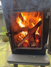 Jotul Cast Iron Mini Wood Burning Stove Comes With 1200 4inch Flue Pipe, Black