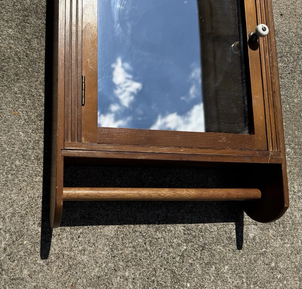 RARO Antiguo botiquín de 1900 hecho a mano con espejo estantes artesanales Foto 3 de 4