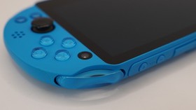 【GOOD】PS Vita 2000 Blue Console 8GB Memory Card 4 Games Charger Set B Rank JAPAN