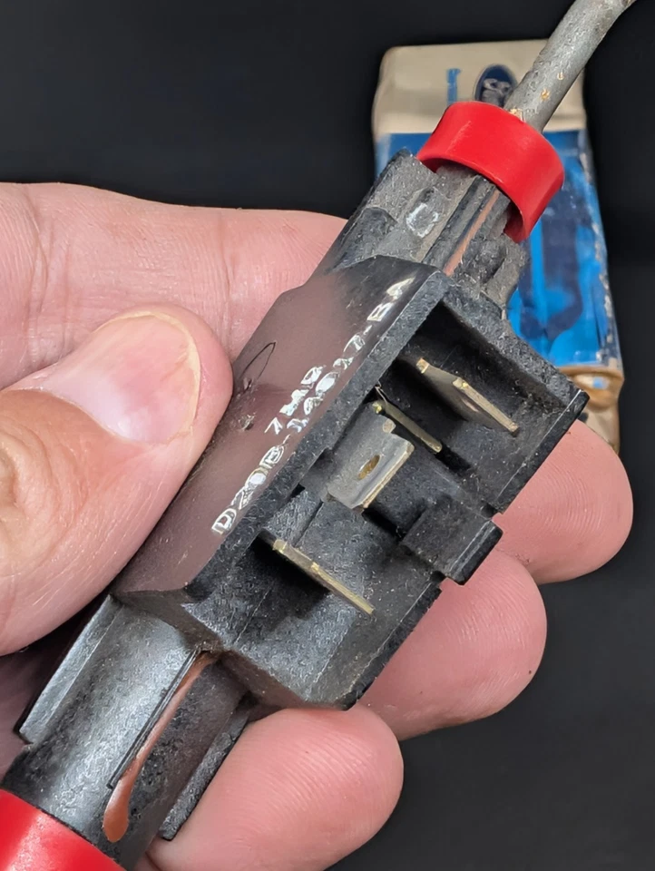 Interruptor actuador cerradura puerta eléctrica ford gran torino ranchero 1972-76 nuevo de lote Foto 4 de 4