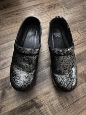 Dansko XP 2.0 Clogs Size 40 Metallic Gold Details