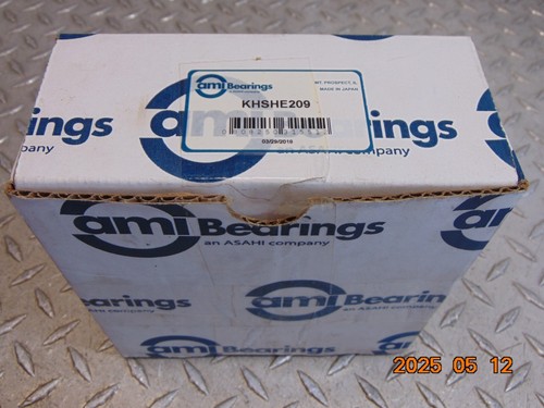 AMI KHSHE209 TAPPED BASE PILLOW BLOCK BEARING - Picture 2 of 2