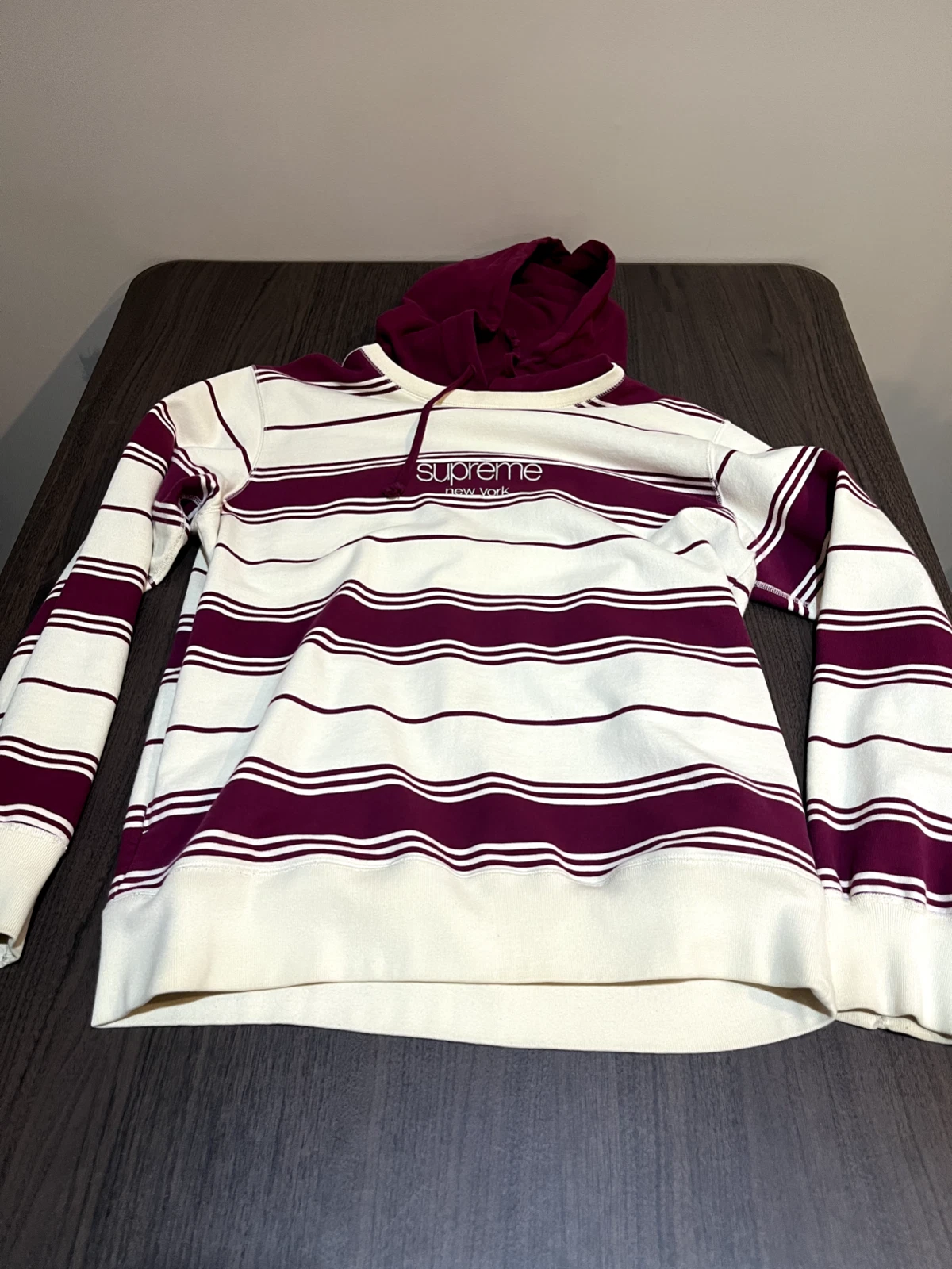 Sweat à capuche rayé Supreme New York taille L