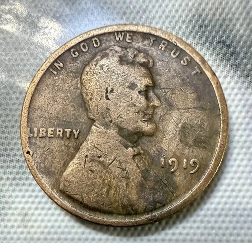 1919 Lincoln Wheat Penny Rare Find And Very Circulated!