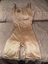 SPANX Smart Grip Open Bust Mid Thigh Bodysuit Size S