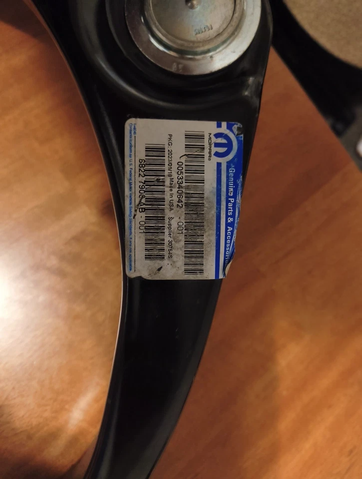 Dodge Ram 1500 2009-2018 brazo de control superior derecho fabricante original nuevo Mopar 68227900ab Foto 2 de 4
