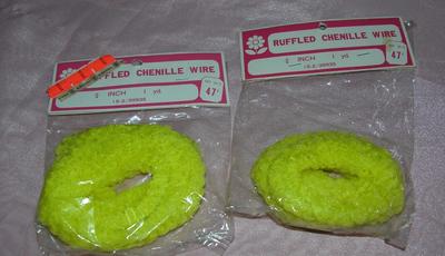 2 YDS LG 3/4'' VTG NOS iop YELLOW RUFFLED CURLY WIRE CHENILLE, CRAFTS DOLL MAKING