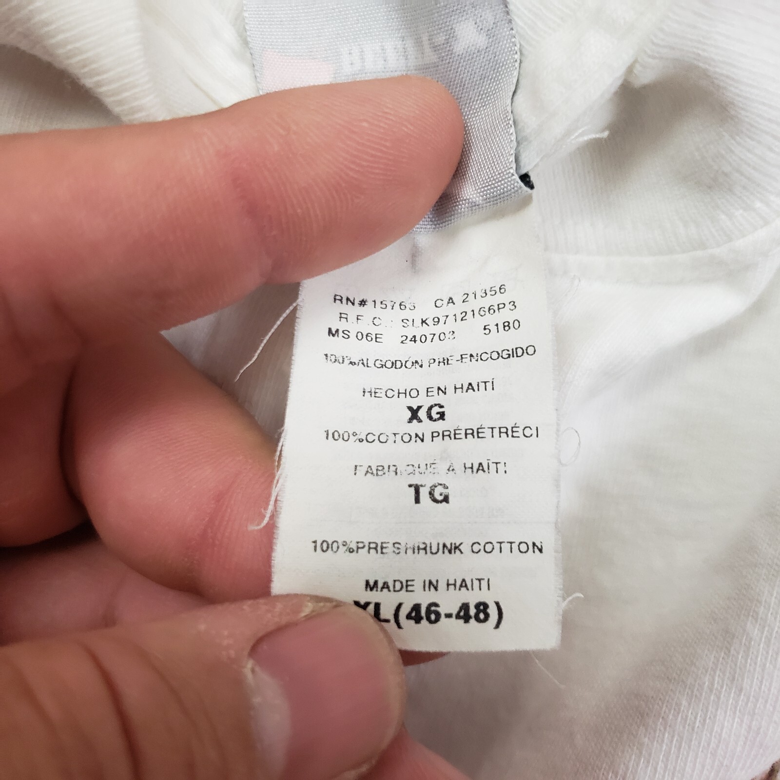 Universal Studios Shirt Mens Extra Large Long Sleeve Xmas Spongebob White Adult