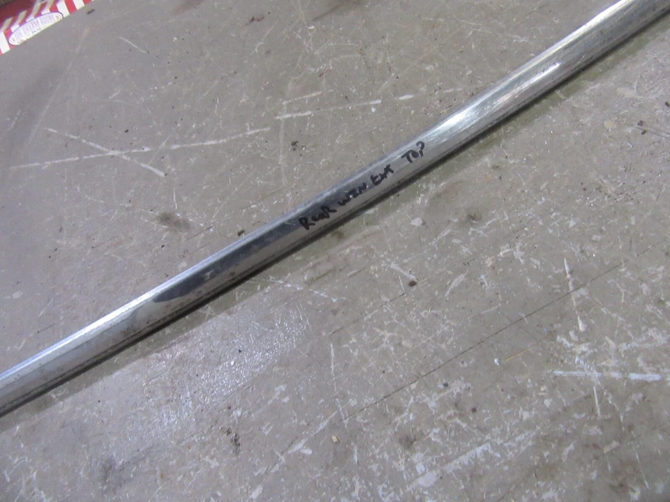 Ford Mainline Customline 1956 sedán ventana exterior trasera molduras superior Foto 3 de 4