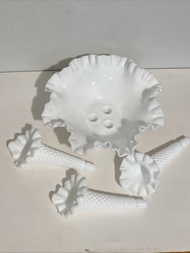 Vintage weiße Hobnail Milchglas Drei Horn Knospen Vase Mid Century Modern - Bild 4 von 7