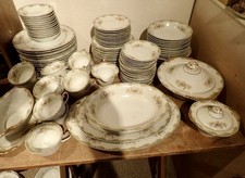 (97) pc Vintage ESCO (JAPAN) Floral Vases Green Edge Dinnerware Set.