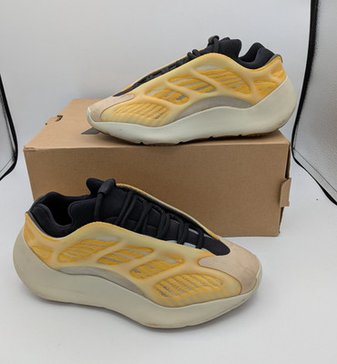 adidas Yeezy 700 V3 Mono Safflower White HP5425 2022 Size 6.5 Men's/8W Used