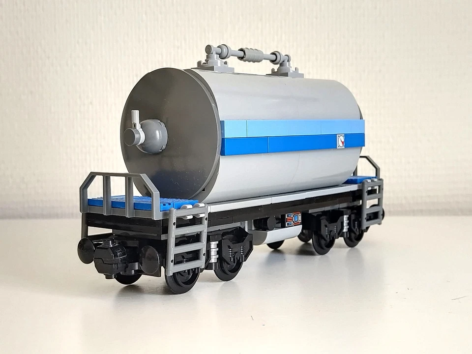 LEGO Train MOC Custom - Gas Tank Wagon & pdf instructions - Photo 2/4