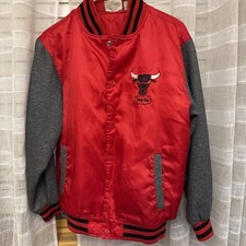 Nba Hardwood Classics Bulls Bomber Jacket Youth XL. MISSING A BUTTON