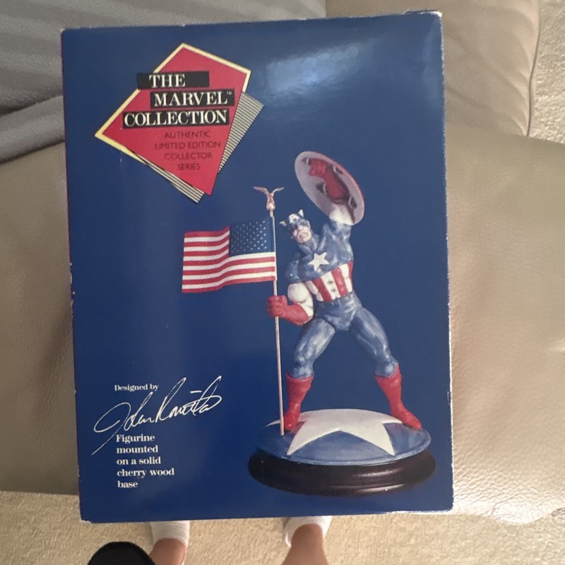 Marvel The Marvel Collection Captain America Porcelain Figurine Limited Edition