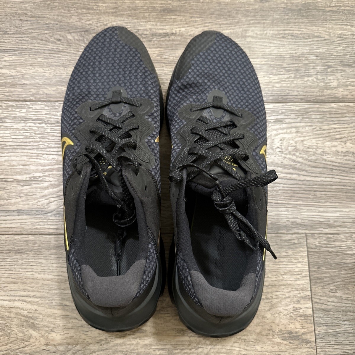 NIKE Renew Run 2 Running Shoes Sneakers Black Metallic Gold  display picture 1