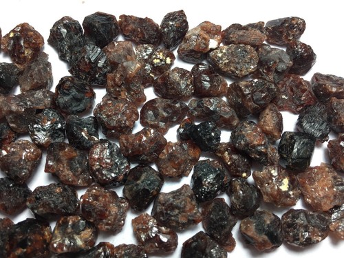 480 Carats Water Etched Garnet Crystals Lot. - Picture 5 of 8