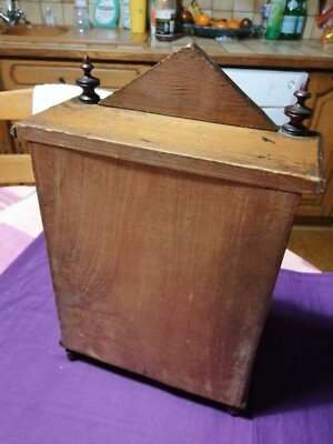 Deux meubles de poupée en bois à l'imitation du bambou, XXe