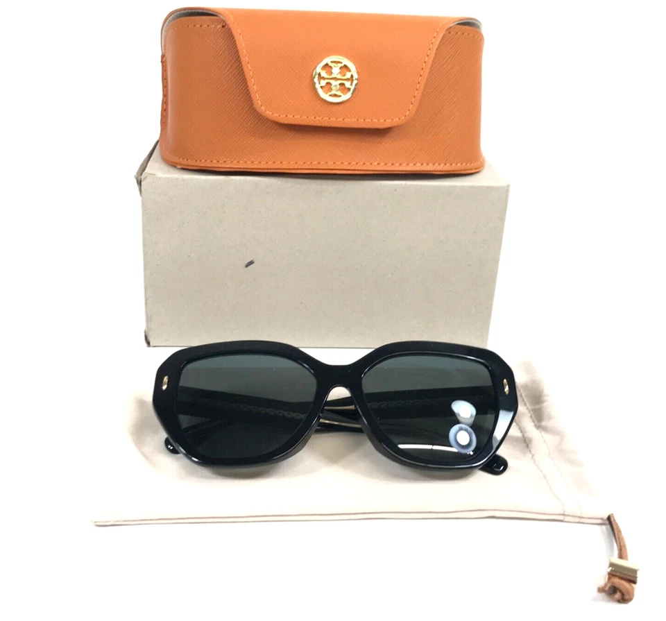 Gafas de sol Tory Burch TY7194F 1709/87 monturas negras ojos de gato con lentes gris oscuro Foto 2 de 4