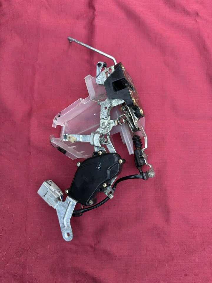 Actuador de cierre de puerta delantero derecho Toyota T100 1993-1998 probado por fabricante de equipos originales Foto 4 de 4