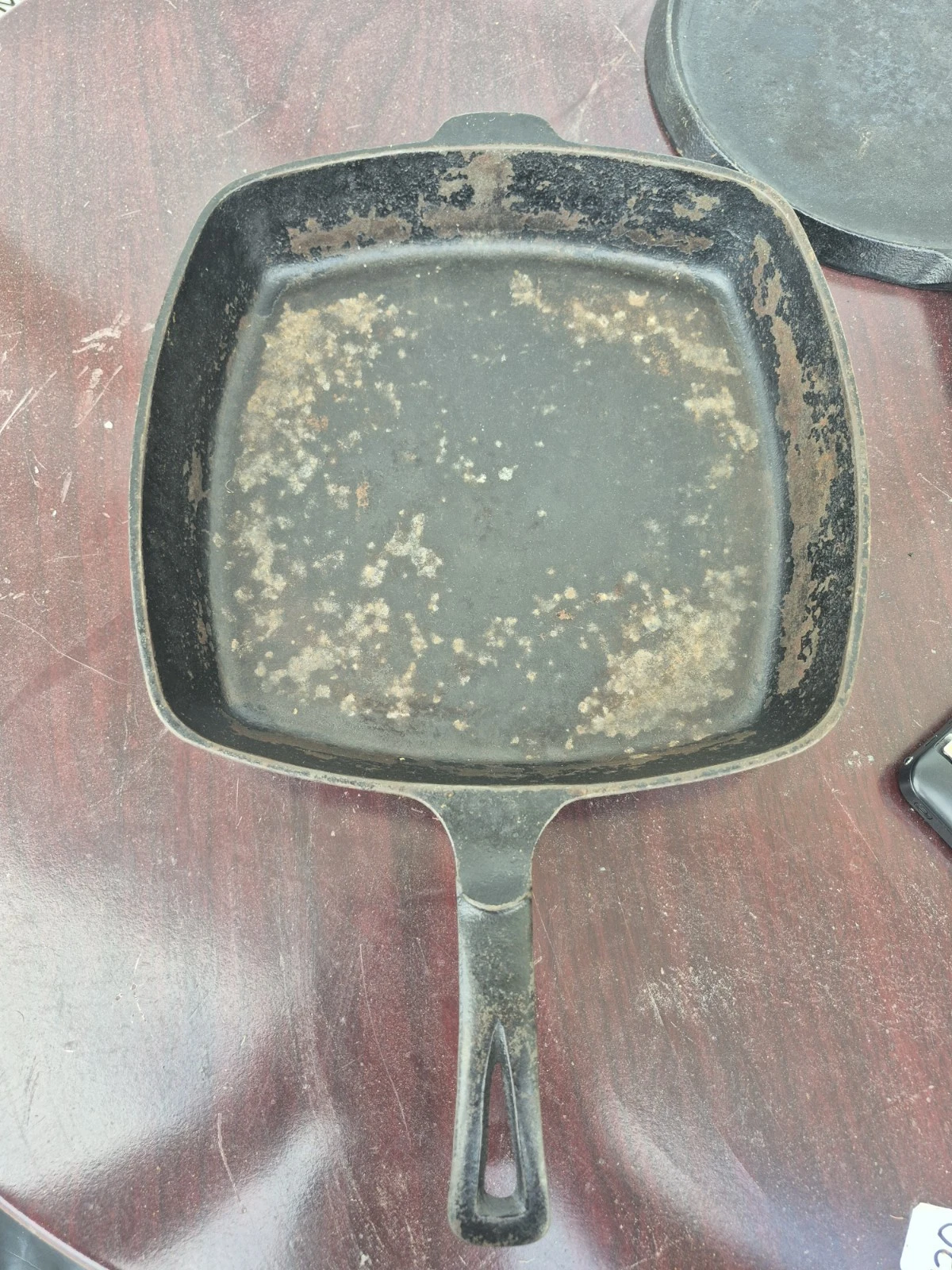 Vintage Unmarked WAGNER WARE Cast Iron Square Skillet Needs TLC 11”