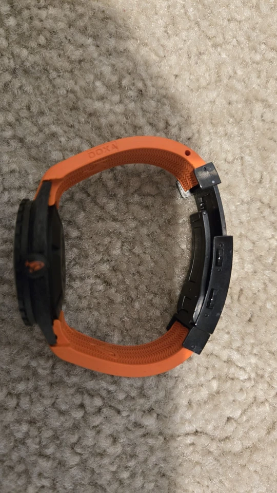 DOXA Men's Sub 300 Carbon Dive Watch 42mm Orange w 2 Straps - Image 3 of 4