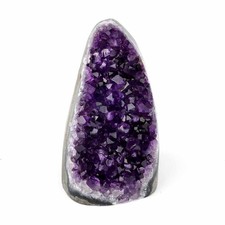 Amethyst Stufe mit poliertem Rand und Standfläche in bester Farbe und Qualität