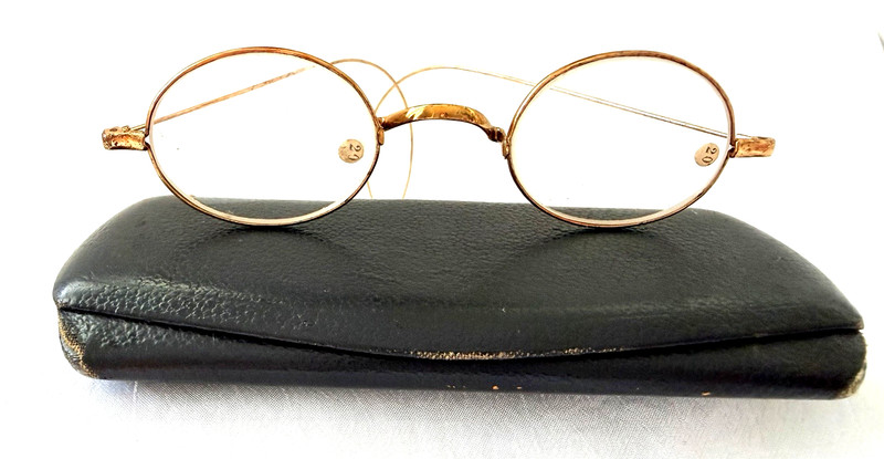 ANTIQUE Gold Tone TAWA Co Franklin Looking Framed Lenses Eyeglasses w/ Case NOS