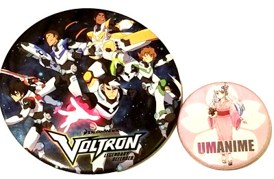 Lot Of 2 Pinbacks Buttons Umanime & Voltron Dreamworks EUC