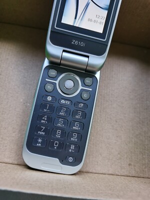 Unlocked Original Sony Ericsson Z610 Z610i Mobile Phone GSM Flip