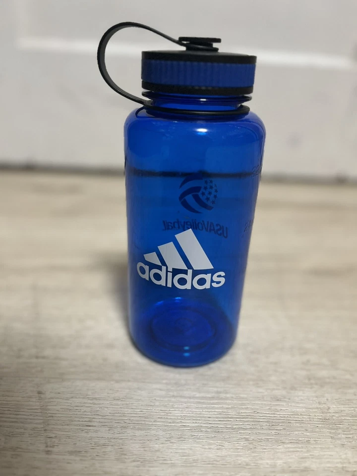 Adidas EE. UU. Voleibol 32 OZ Botella de Agua Azul Deporte Coleccionable Foto 4 de 4