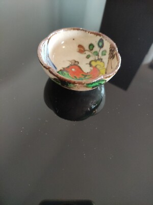 Vintage handbemalter Sake Becher Made in Japan, sehr guter Zustand. Keine Risse. 
