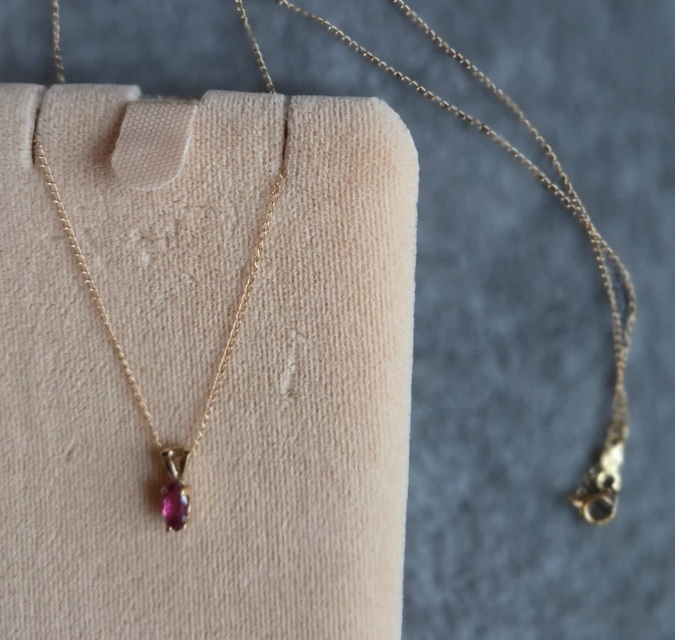 Vtg. Ladies 14K Gold Princess Cut RUBY Necklace 16" - Image 3 of 4